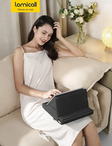 Vista 6 de Lamicall Soporte de Almohada para Tableta - Base de Almohada Suave con Dock para Regazo, Cama y Escritorio con Bolsillo y 4 Ángulos de Visión