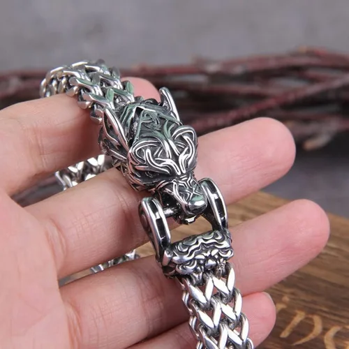 Vista 3 de Pulsera de lobo vikingo Fenrir para hombre, cadena de eslabones de Franco bizantino de acero inoxidable, joyería gótica nórdica personalizada