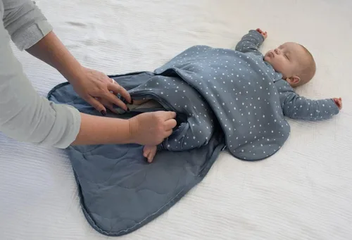 Vista 4 de GUNAMUNA Saco de dormir unisex de manga larga, bolsa de dormir para niños pequeños y bebés, rayón suave