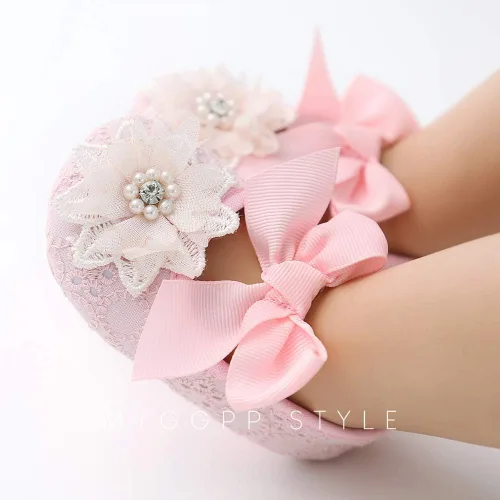 Vista 5 de Ohwawadi Zapatos de bebé para niña, zapatos planos Mary Jane de princesa para vestido de boda, zapatos de cuna para recién nacidos, bebés, bebés