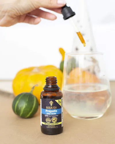 Vista 5 de BEE and You 15% Pure Propolis Water Soluble Extract - High Potency - Zero Sugar - Zero Calorie - Natural Immune Support&Sore Throat Relief