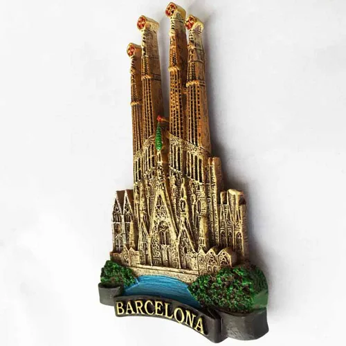 Vista 4 de 3D Sagrada Familia Barcelona España Nevera Imán Nevera Imán Turístico Recuerdos Hecho a Mano Resina Artesanía Pegatinas Magnéticas Hogar Cocina