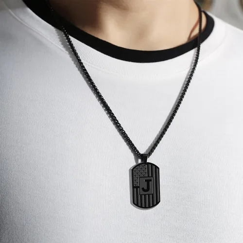 Vista 2 de Bellino Regalos de graduación – Collar con letra inicial de la A a la Z para hombres, niños, adolescentes, acero inoxidable, bandera estadounidense