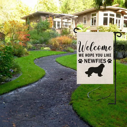 Vista 6 de PWHAOO Newfie - Bandera de jardín con texto en inglés "Welcome We Hope You Like Newfie", bandera de jardín de Terranova, regalos para amantes