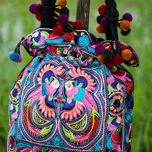Vista 5 de changnoi Bolsa de mano con cordón hecho a mano bolsa de compras bordada Hmong Tribes