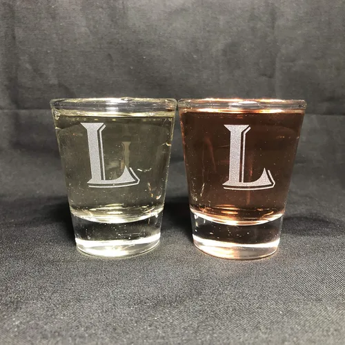 Vista 11 de Juego de 2 vasos de chupito con letras de monograma de 1.5 oz (B)