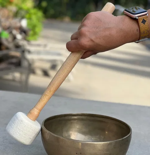 Vista 5 de DharmaObjects Tibetan Singing Bowls Gong Felt & Wood Striker Mallet (12" X 2")