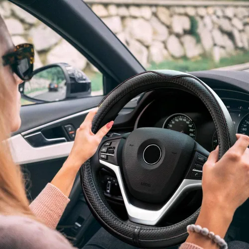 Vista 7 de Rueesh - Funda universal para volante (piel de microfibra, para 14.5-15 pulgadas) Funda antideslizante para volante de automóvil para mujeres