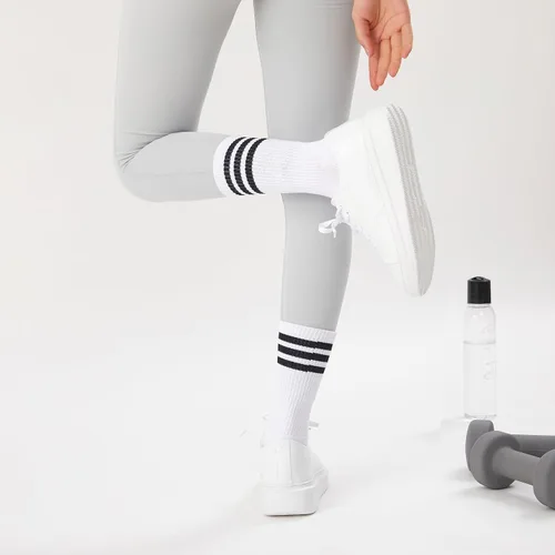 Vista 2 de PERFECT CORNER Calcetines de algodón con soporte de arco para entrenamiento atlético, gimnasio, para hombres y mujeres