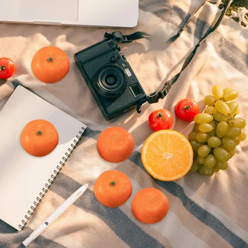 Vista 8 de DaKuan 12 naranjas falsas, naranja de plástico simulado, naranjas artificiales, bandeja decorativa de frutas, utilizadas para decoración de muebles
