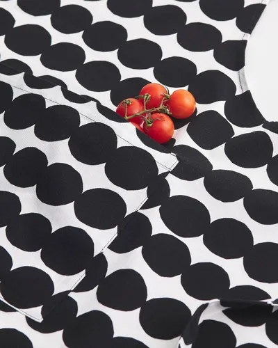 Vista 3 de MARIMEKKO Räsymatto Kitchen Accessories Set – Refine Your Kitchen Décor with Our Iconic Designs – Includes Stylish Apron, Oven Mitt and Pot Holder