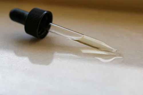 Vista 4 de DRN Labs - Suero de vitamina C con vitamina E y ácido hialurónico con 20% de ácido L-ascórbico, ideal para hidratación, antienvejecimiento, brillo