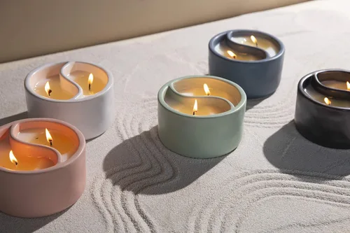 Vista 4 de Paddywax Velas de cerámica Yin Yang rosa polvoriento, 11 onzas