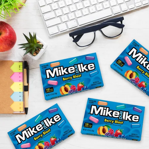 Vista 8 de Mike and Ike Berry Blast Candy, paquete de 2 cajas de dulces de cine, dulces ideales para Mike e Ike para tus películas favoritas, caja de dulces