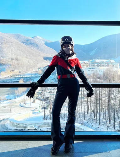 Vista 104 de GSOU SNOW Traje de esquí para mujer, traje de nieve delgado de una pieza, chaqueta de nieve, impermeable, resistente al viento, deportes al aire