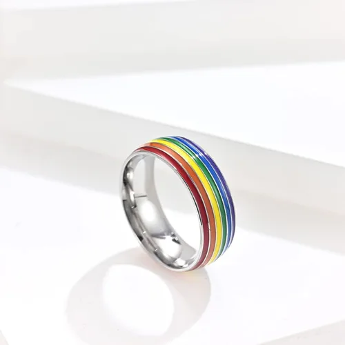 Vista 3 de Anillo de compromiso con arcoíris de orgullo para parejas, de acero inoxidable, 0.315in de ancho, arcoíris, boda, compromiso, para hombres y mujeres