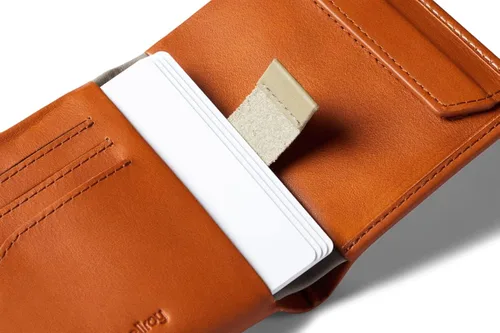Vista 5 de Bellroy Billetera delgada para monedas, diseño de cuero plegable, capacidad para 4-8 tarjetas, cierre magnético