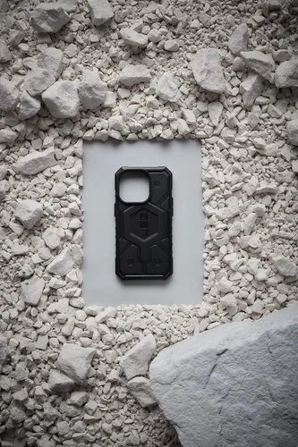 Vista 6 de URBAN ARMOR GEAR UAG - Funda protectora diseñada para iPhone 14 Plus, color negro, de 6.7 pulgadas, Pathfinder con imán integrado, compatible