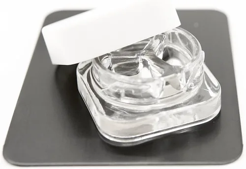 Vista 7 de CannaAroma Recipientes de vidrio con tres compartimentos (0.1 fl oz cada compartimento) (paquete de 60) Tarro cuadrado (tapa negra)