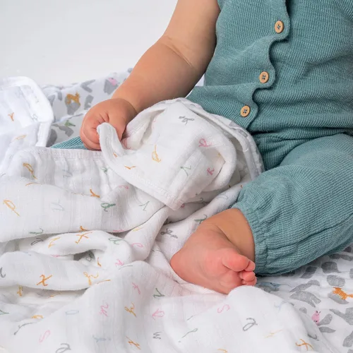 Vista 4 de aden + anais Essentials Manta de Ensueño, Mantas de Muselina para Bebé para Niñas y Niños, Manta Ligera Ideal para Recién Nacidos en Guardería