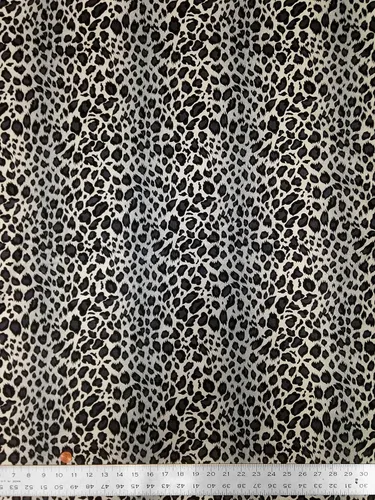 Vista 4 de The Yard - Estampado de leopardo en tela de tricot brillante de nailon elástico Spandex (gris)