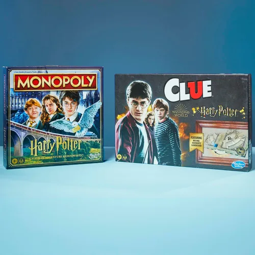 Vista 11 de Monopoly Deal: Juego de cartas de Harry Potter Juegos familiares para niños y adultos A partir de 8 años 2 a 5 jugadores 15 minutos