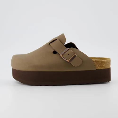 Vista 2 de CUSHIONAIRE Women's Loom Cork Footbed Platform Clog with +Comfort, Wide Widths Available