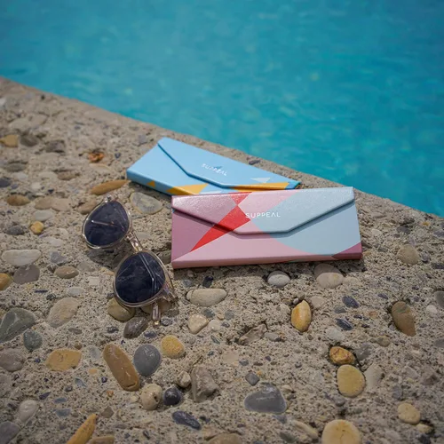 Vista 4 de Estuche de gafas para mujer con tela en patrón de diseñador