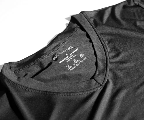 Vista 4 de Paquete de 4 camiseta activa de manga larga con cuello en V para hombre protección solar para pesca natación protección solar UPF 50 disponible