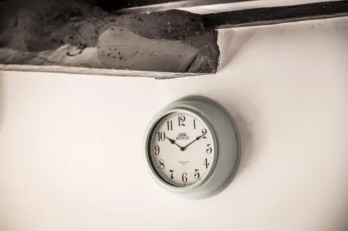 Vista 2 de KitchenCraft Living Nostalgia - Reloj de pared analógico, color crema antiguo, 10.0 in (10 pulgadas)