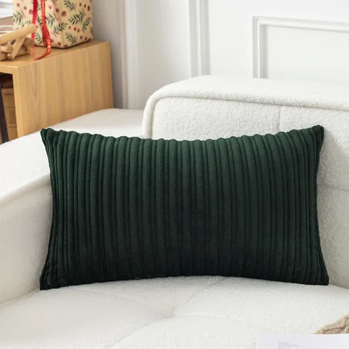 Vista 54 de UGASA - Fundas de almohada decorativas de terciopelo suave y sólidas de Navidad para sala de estar/sofá, 16 x 16 pulgadas, 2 unidades, color burdeos