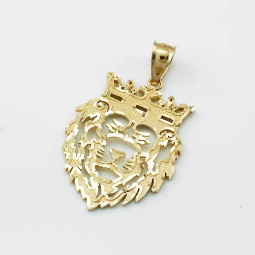 Vista 2 de Colgante de oro amarillo de 10 quilates con diseño de león y rey de la marca LA BLINGZ