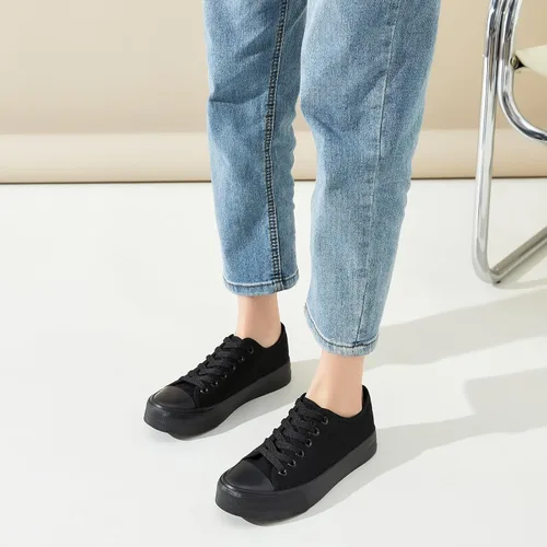 Vista 5 de Zapatos de lona transpirables para mujer, tenis de lona con cordones para mujer, tenis de moda de caña baja, tenis clásicos en blanco y negro