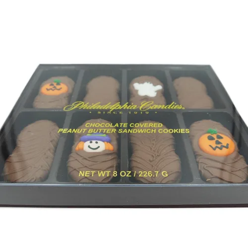 Vista 25 de Galletas de la marca Philadelphia Candies cubiertos por ambos lados de chocolate negro y con leche, y crema de cacahuete de la marca Nutter Butter
