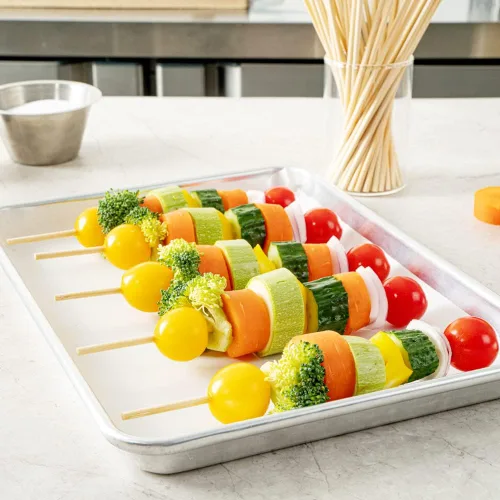 Vista 3 de Restaurantware Robata - Pinchos para asar de 8 pulgadas, 100 pinchos de alta resistencia, pinchos de bambú desechables congelables para verduras