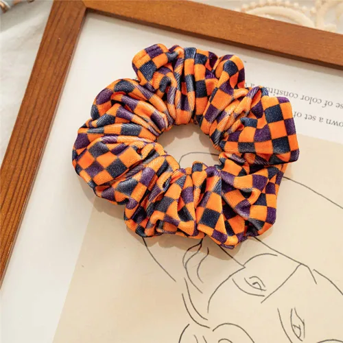 Vista 5 de Coleteros de terciopelo para el cabello de Halloween, bandas amarillas para el cabello, accesorios para el cabello a cuadros, coleteros a cuadros