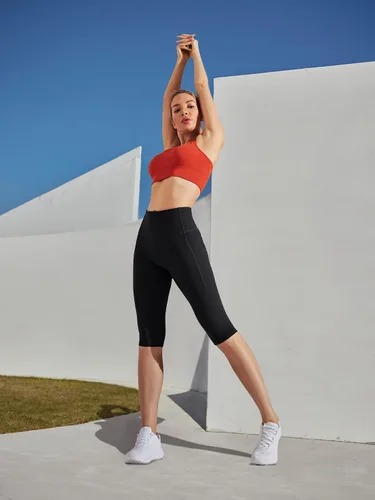 Vista 5 de Ewedoos Leggings hasta la rodilla con bolsillos, pantalones capri para mujer, cintura alta, pantalones de yoga para entrenamiento casual de verano