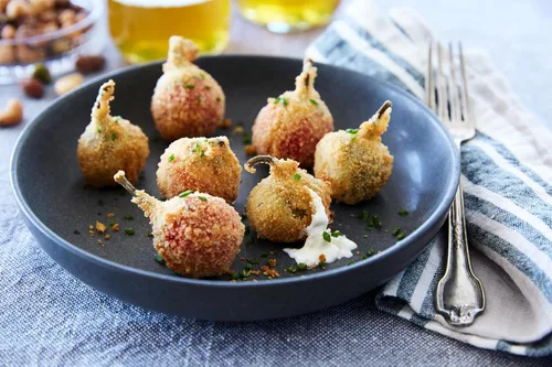 Vista 3 de Mezzetta Pimientos Dulces de Cereza - Rojo & Verde - Jugosos y Ligeramente Picantes - Perfectos para Rellenar con Queso o Prosciutto - En Frasco