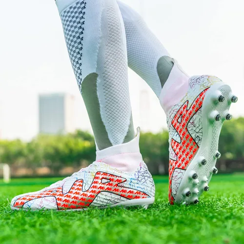 Vista 4 de Timarmtr Zapatos de fútbol para hombre, botas de fútbol para entrenamiento profesional, para interiores y exteriores, zapatillas de deporte de caña