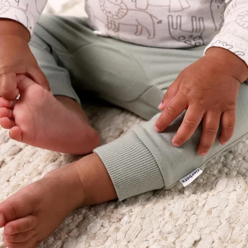 Vista 4 de Gerber Paquete de 3 pantalones deportivos para bebés y niños pequeños Aventura acogedora
