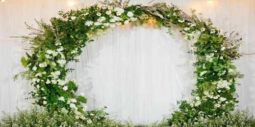 Vista 5 de Fondo de flores de arco de 5 x 3 pies, guirnalda verde, guirnalda blanca, cortina romántica floral para pared, fondo de fotografía para despedida