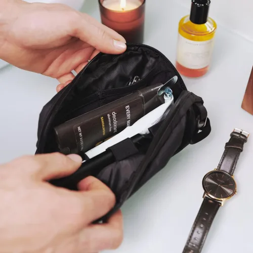 Vista 2 de WANDRD Neceser grande, organizador de maquillaje y bolsa de viaje para artículos esenciales de viaje