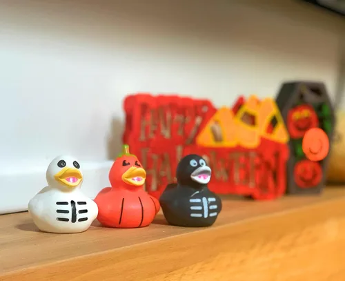 Vista 2 de Funiverse Paquete de 24 patos de goma para Jeep de Halloween, surtido – Perfecto para truco o trato o bolsa de regalos para fiestas