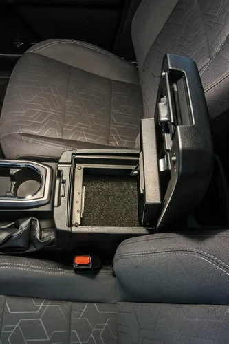 Vista 3 de Inserto de seguridad para consola de Toyota Tacoma 2016