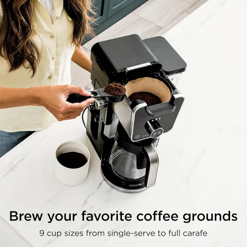 Vista 4 de Ninja Cafetera de goteo con combo K Cup, sistema de café especial DualBrew Pro, máquina de café compatible con cápsulas K-Cup, cafetera de servicio