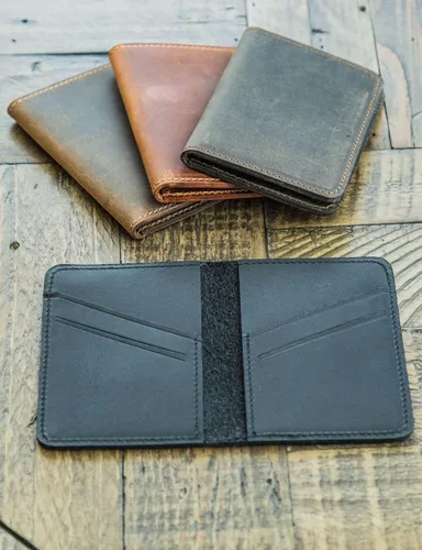 Vista 26 de Handcrafted Genuine Leather Wallets, Minimalist Cardholders, and Passport Covers, Handmade Gift