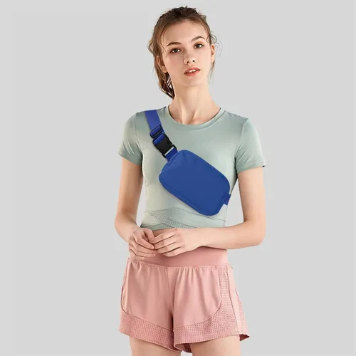 Vista 64 de Cangurera cruzada para mujer, mini bolsa para cinturón de 1 litro con correa ajustable de 32 a 51 pulgadas, bolsa de cintura pequeña para viajes