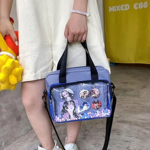 Vista 7 de Ita - Bolso cruzado transparente a juego de color japonés para anime, Lolita, bolsa de exhibición de anime, insignias de anime, bolso de mano