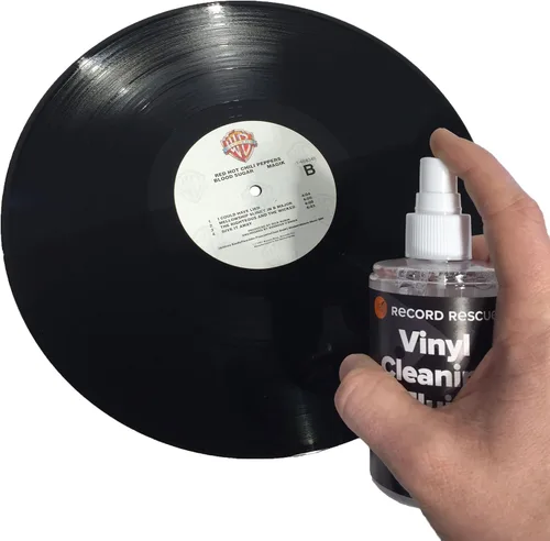 Vista 4 de Líquido de limpieza de vinilo y toalla de microfibra - Solución de lavado récord (botella de spray de 6.8 fl oz) Record Rescue