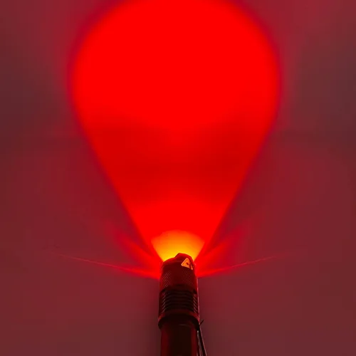 Vista 4 de Linterna de luz roja 3 modos táctico Zoomable LED Antorcha roja para visión nocturna Pesca Caza Astronomía Astrofotografía